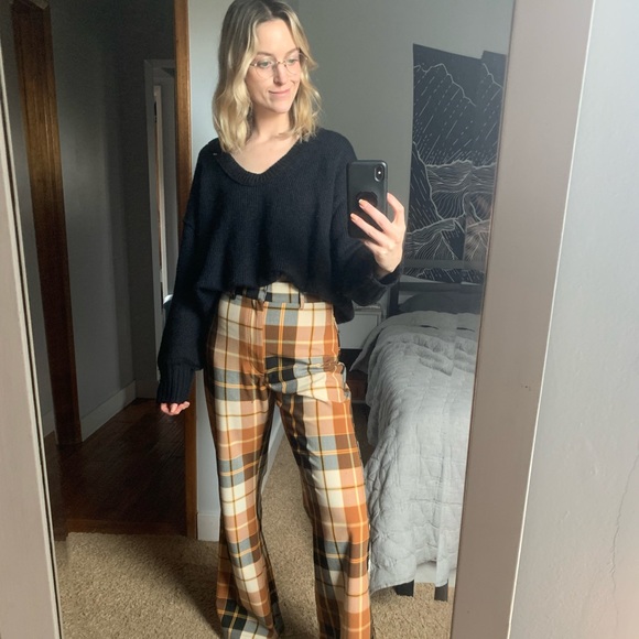 Meet your Posher, Megan - Picture 2 of 2